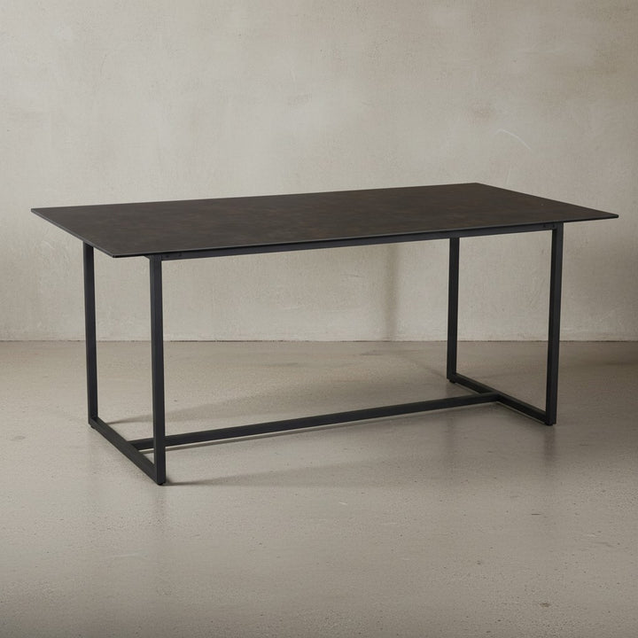 Schwarzer Design-Esstisch 180x90cm - matte Glaskeramik-Platte - Industrial Style Metallgestell von Kadima Design_