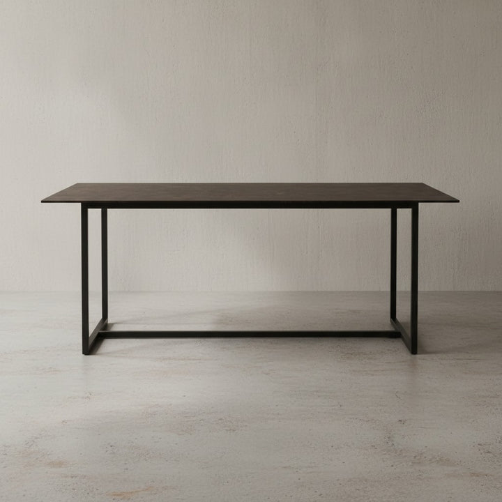 Schwarzer Design-Esstisch 180x90cm - matte Glaskeramik-Platte - Industrial Style Metallgestell von Kadima Design_