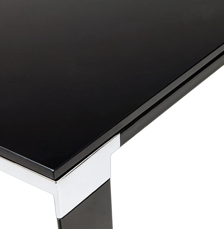 Schwarzer Glasschreibtisch KERIX - 160x80cm - elegante Tischplatte - Chromdetails - perfekt für professionelle Büroumgebungen. Kadima Design._