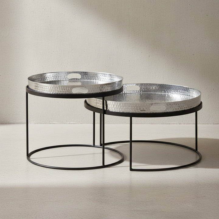 Couchtisch 2er Set_ Silber/Schwarz_ Hammerschlag-Strukturen_ Griffmulde_ Handgefertigt - KADIMA DESIGN_Farbe_ Silber_ Größe_ 56x56x33 cm_