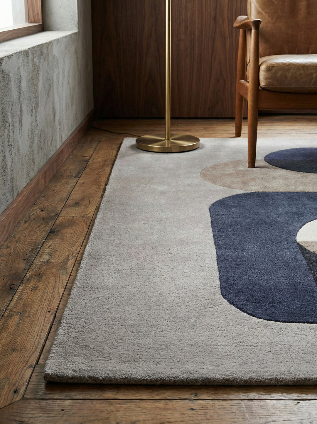 Handgetufteter Wollteppich_Geometrisches Mid-Century-Muster in Dunkelblau_Hohe Flordichte_Künstlerische Textur - HULL-Beverley_