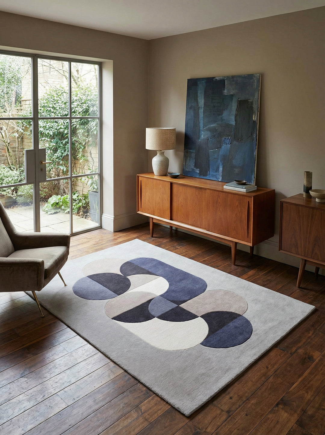 Handgetufteter Wollteppich_Geometrisches Mid-Century-Muster in Dunkelblau_Hohe Flordichte_Künstlerische Textur - HULL-Beverley_