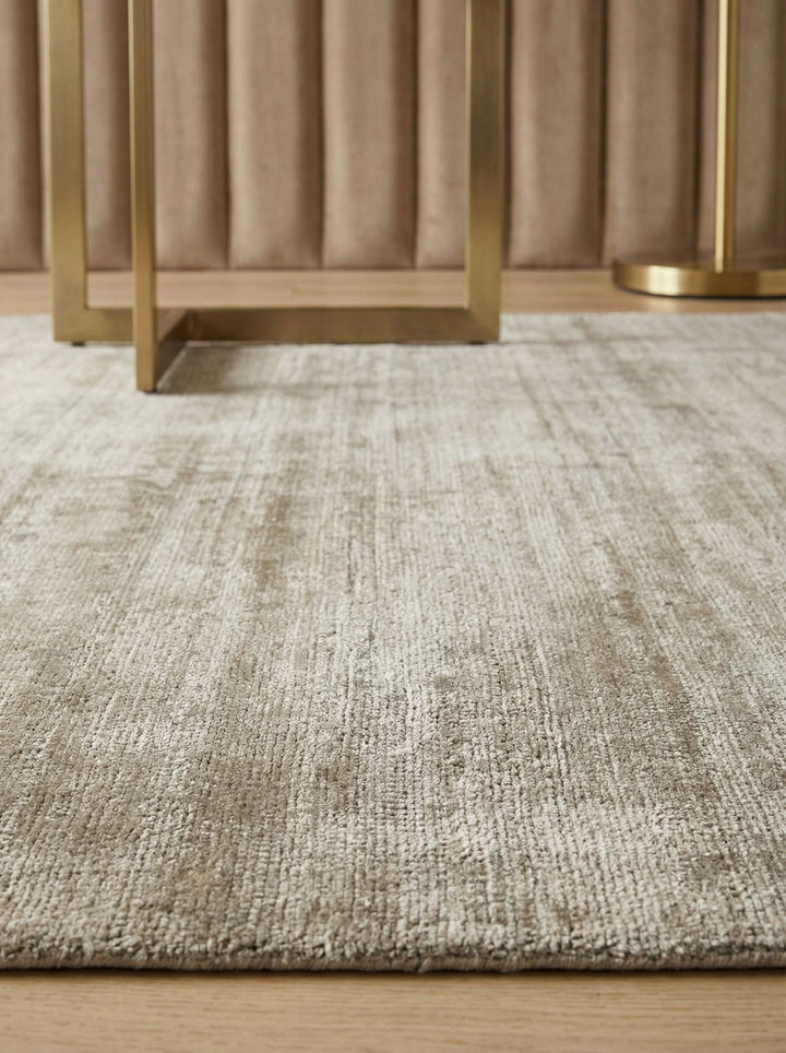 Handgewebter Viskose-Teppich_Zeitloses Design in Neutraltönen_Luxuriös und Hotelqualität_BARI Kollektion_Kadima_