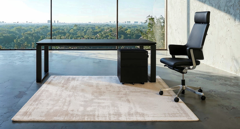 Viskose-Büroteppich von Kadima Design in elegantem Beige_Creme-Ton_
