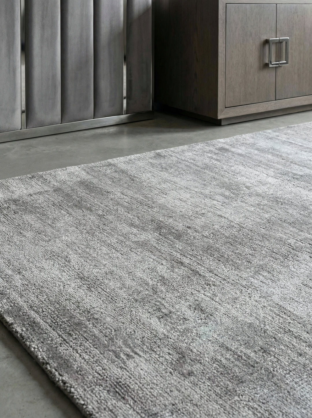 Handgewebter Viskose-Teppich_Zeitloses Design in Neutraltönen_Luxuriös und Hotelqualität_BARI Kollektion_Kadima_