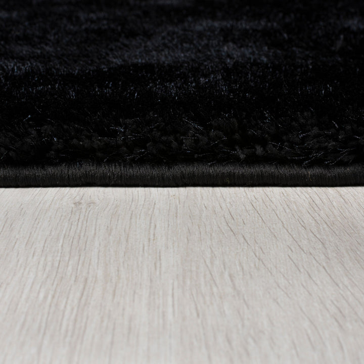 Hochflor-Teppich DOVEL von Kadima Design - Recyceltes Polyester - Nachhaltig & Weich_Schwarz_#sku_BARK503119374966#