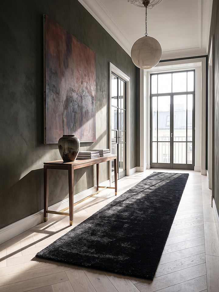 Teppich Schwarz Läufer im modernen Wohnzimmer_