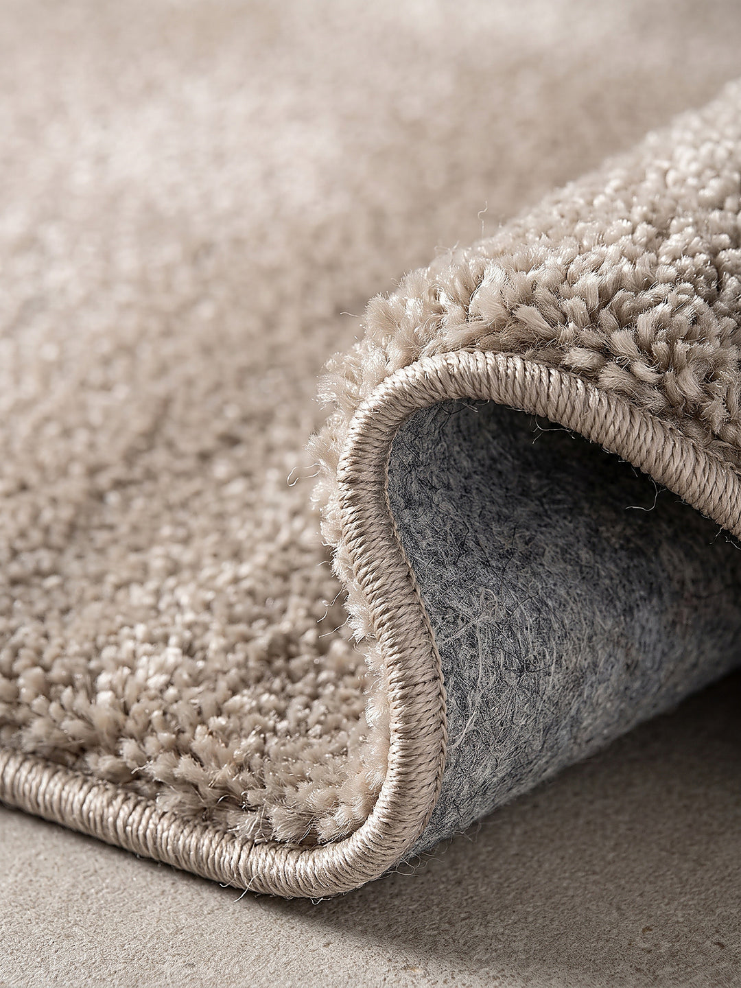 Teppich Beige Kante Verarbeitung_