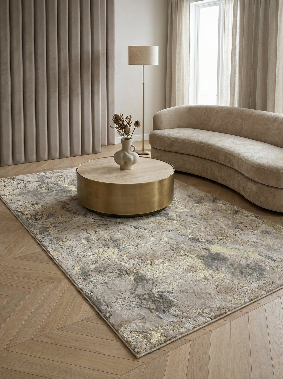 Hochglanz-Teppich mit Metallic-Effekt_Abstraktes Galaxie-Design in Gold mit Beige Grau-Akzenten_Strapazierfähig Pflegeleicht - COMO-Varenna - Kadima Design_