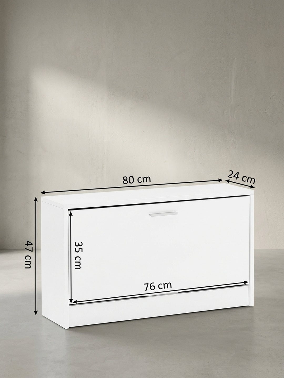 Technische Skizze der weißen Flurbank mit genauen Bemaßungen von 80 cm Breite und 47 cm Höhe für die exakte Raumplanung._