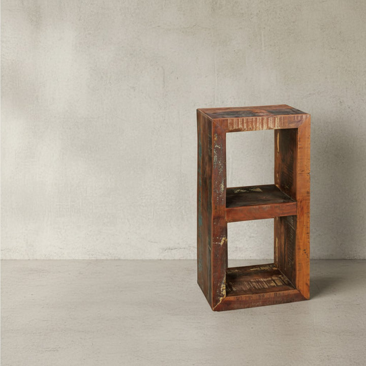 Holzregal EWA_ Rustikales Standregal_ Cube-Form_ Vintage-Shabby-Look_ 2 Innenräume_ recyceltes Mango-Massivholz - KADIMA DESIGN_Farbe_ Braun_ Größe_ 45x35x90 cm_