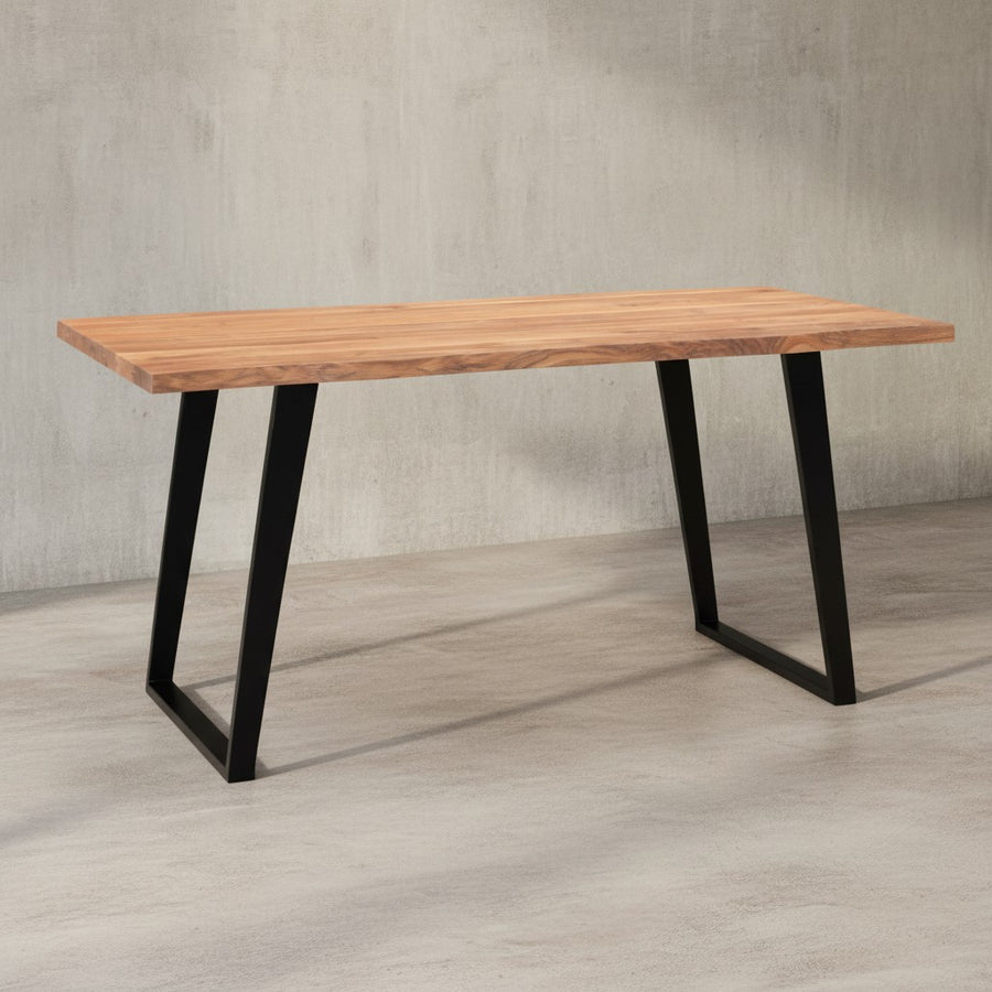 Massivholz Esstisch 120x60cm mit U-Form Beinen und Baumkante für kleine Küchen von Kadima Design_