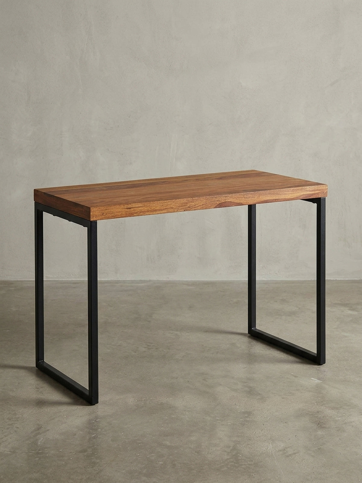 Schreibtisch aus Sheesham Massivholz natur 117x59x77 cm Design Möbel Einrichtung modern stilvoll robust hochwertig Premium Home Office Wohnen Interior Zuhause Wohnzimmer elegant langlebig_