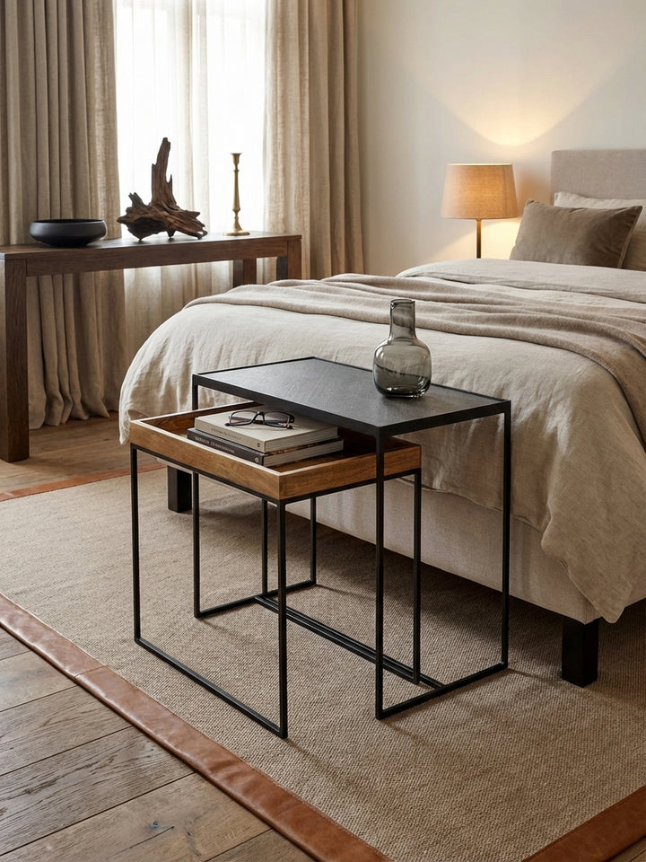Das 2er Set Beistelltische im Industrial Design von oben, zeigt die flexible Anordnung und die Materialkombination aus Holz und dunkler Stein-Optik._