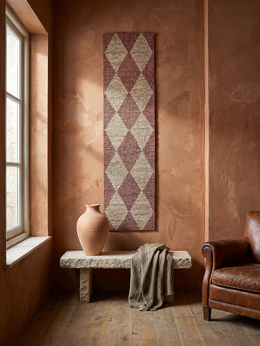 Teppich Terrakotta Läufer als Wandteppich Wanddekoration Textilkunst Interior Design_