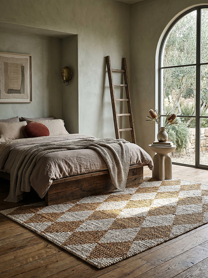 Teppich Beige rechteckig im Wohnzimmer mit Couchtisch und Wohnaccessoires Wohnidee skandinavisch modern_