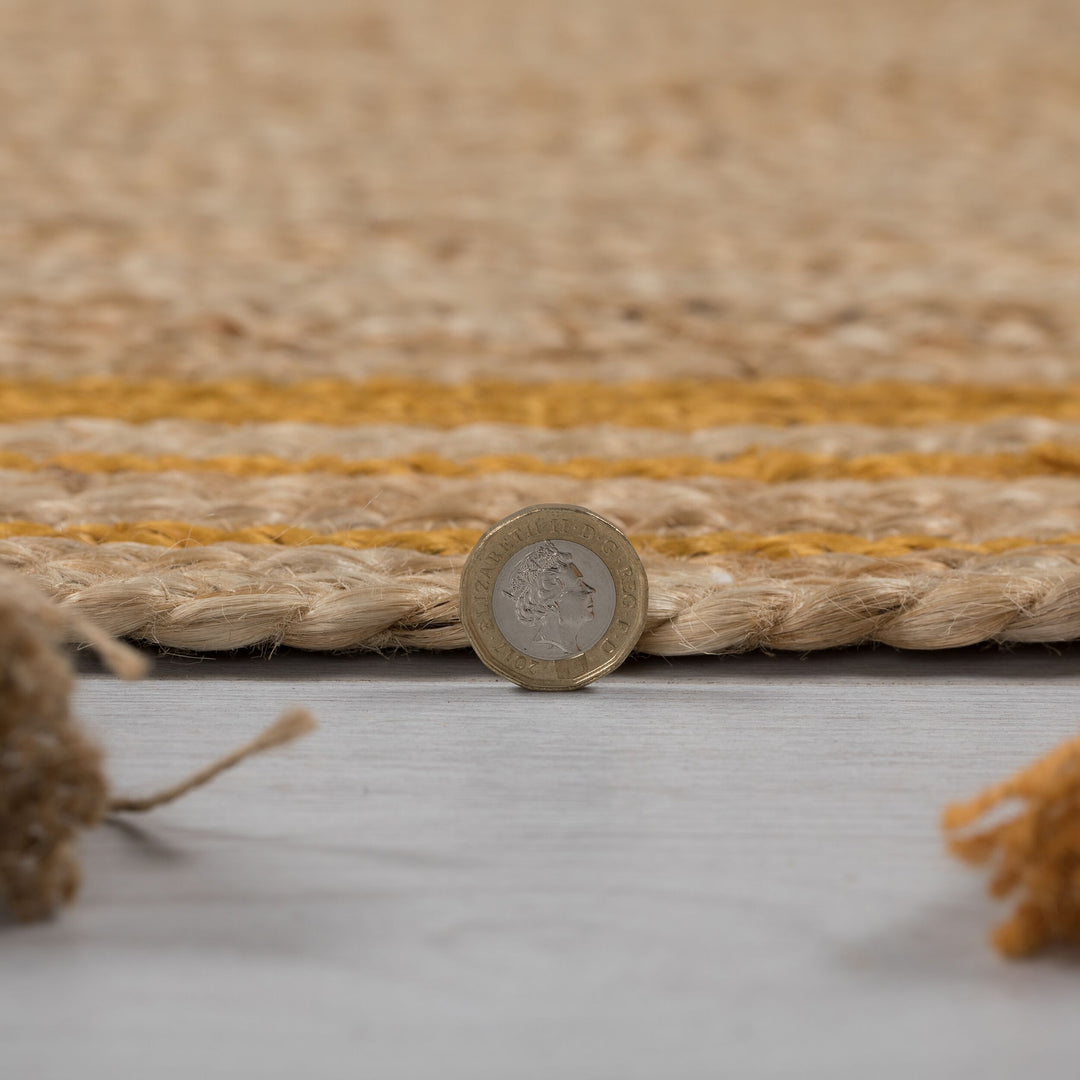 Jute-Teppich mit Quasten und farbenfrohen Akzenten_ Kollektion AIRE von Kadima Design_Senfgelb_#sku_BARK503119368718#
