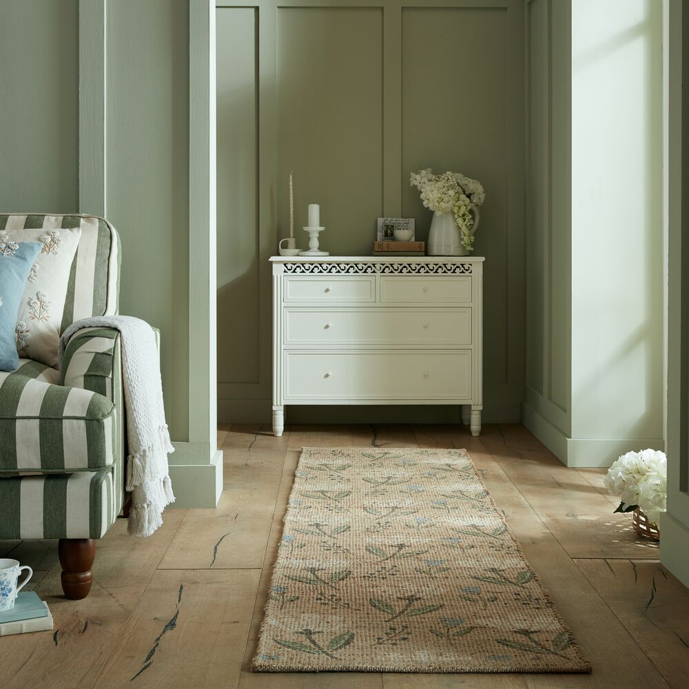 Naturfarbener - handgewebter Juteteppich mit floralem Muster_Naturfarben_Läufer_