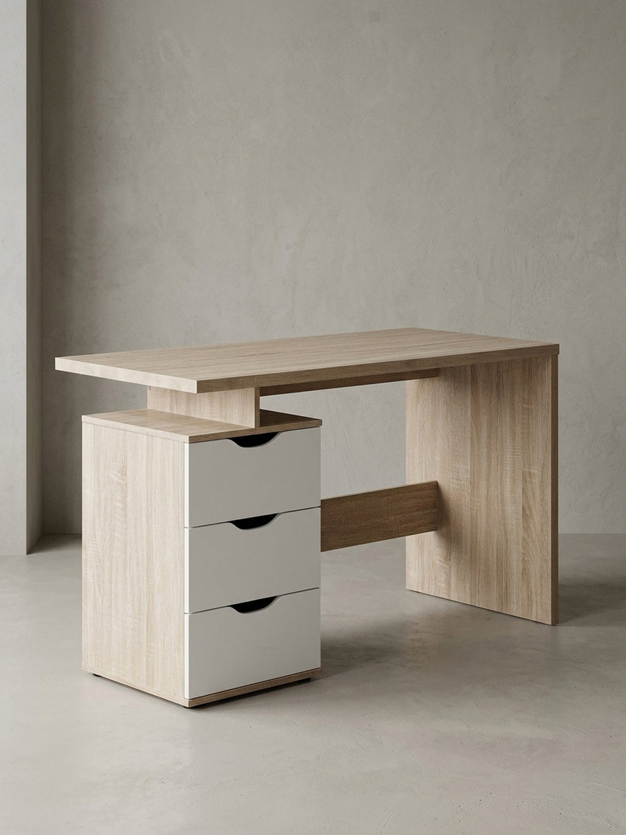 Schreibtisch aus Eiche Massivholz mit Schublade auf neutralem Betonhintergrund Frontalansicht 53x120x76 cm_