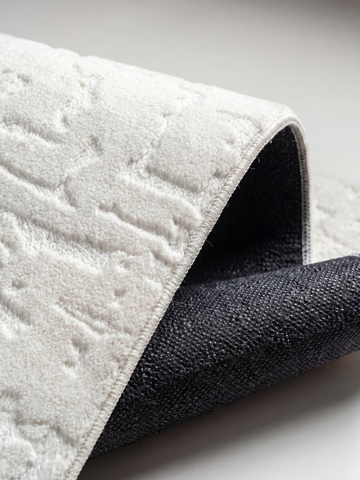 Teppich Creme Kante Verarbeitung_