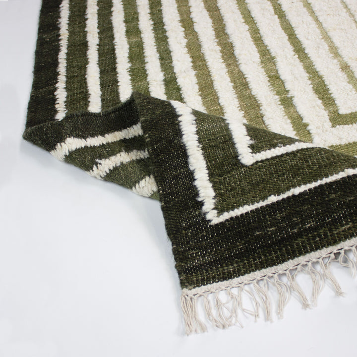 Teppich Grün rechteckig MIXED FIBRES Einrichtung Wohnidee Bodenbelag FROND_