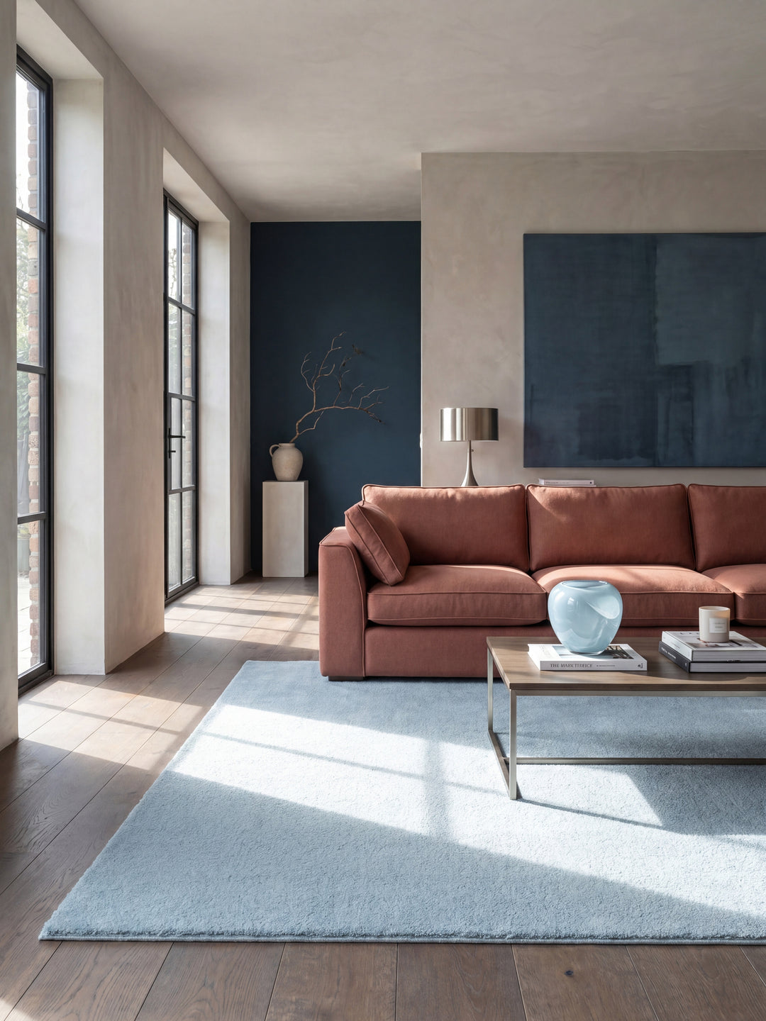 Teppich Blau rechteckig im modernen Wohnzimmer_