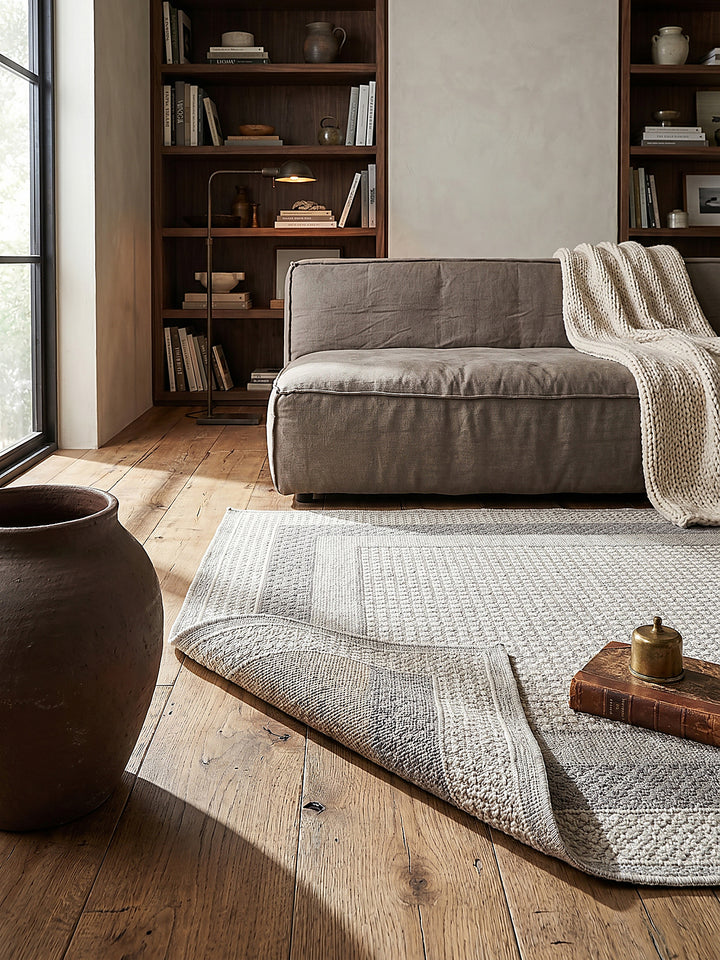 Teppich Grau rechteckig Editorial Styling_
