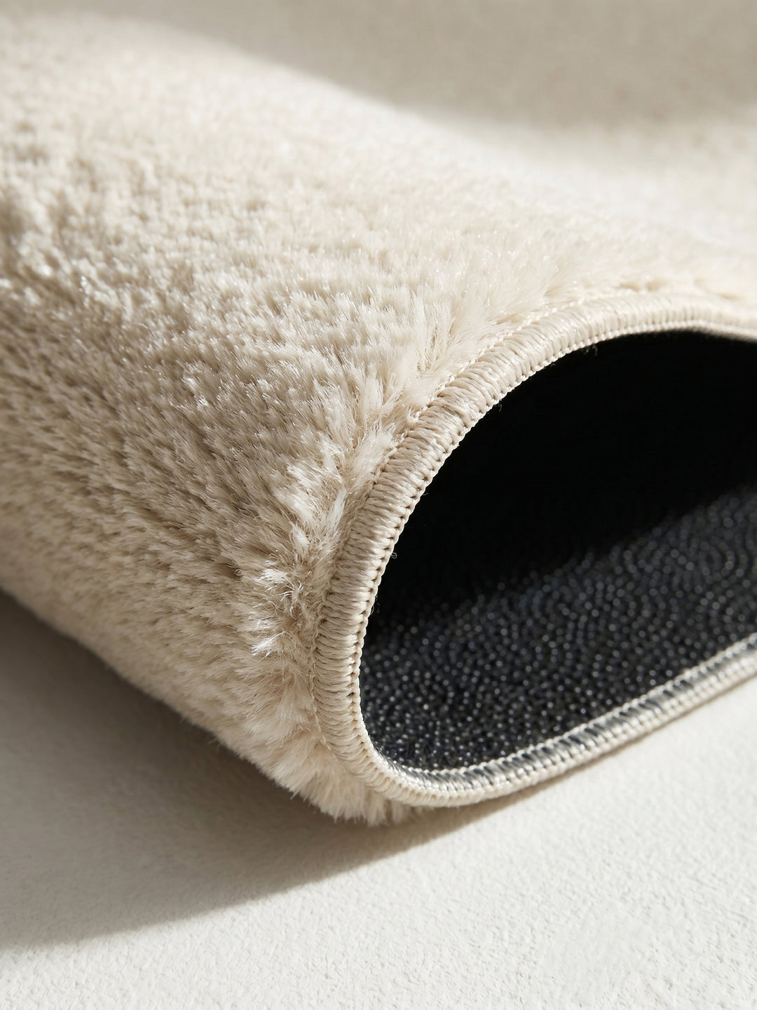 Teppich Beige Kante Verarbeitung_