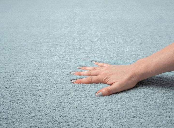 Teppich Hochflor Blau unifarben aus Polyester als Blickfang der Raumgestaltung ALDAN Serie_