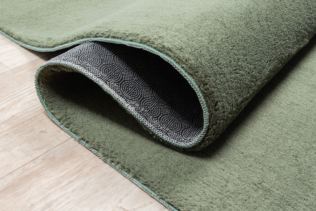 Teppich Hochflor unifarben aus hochwertigem Polyester im reduzierten Wohnstil ALDAN Serie