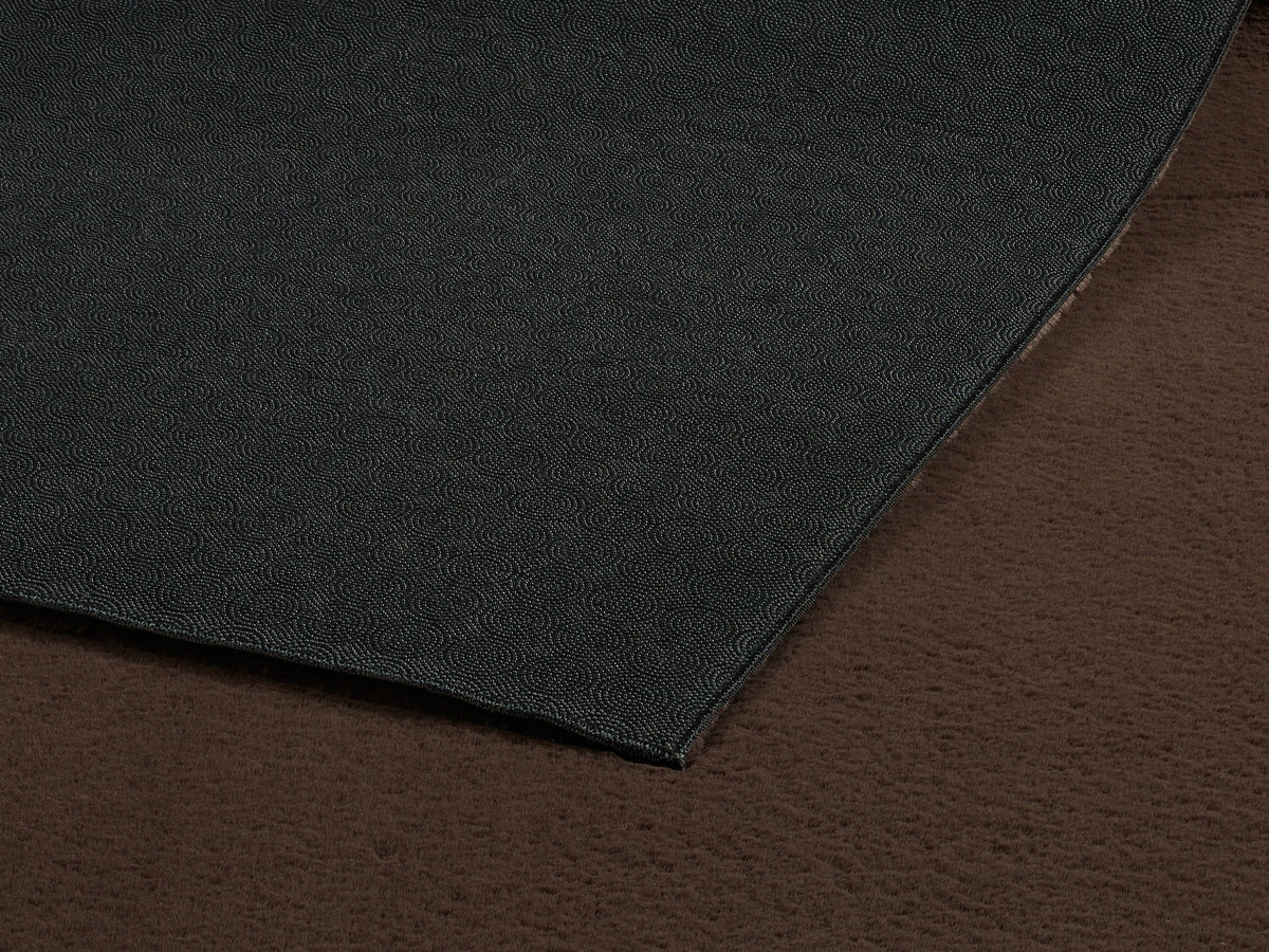 Kurzflor Teppich Braun einfarbig aus weichem Polyester als minimalistische Wohnidee Kollektion RUTOR_