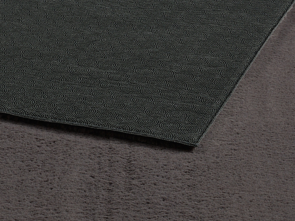Anthrazit Teppich Kurzflor einfarbig mit dichtem kuscheligem Flor als minimalistische Wohnidee Kollektion RUTOR_