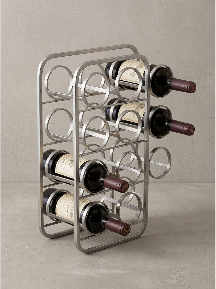 Nahaufnahme eines runden Einzelfachs des Weinhalters Silber perfekt dimensioniert für Standardweinflaschen_