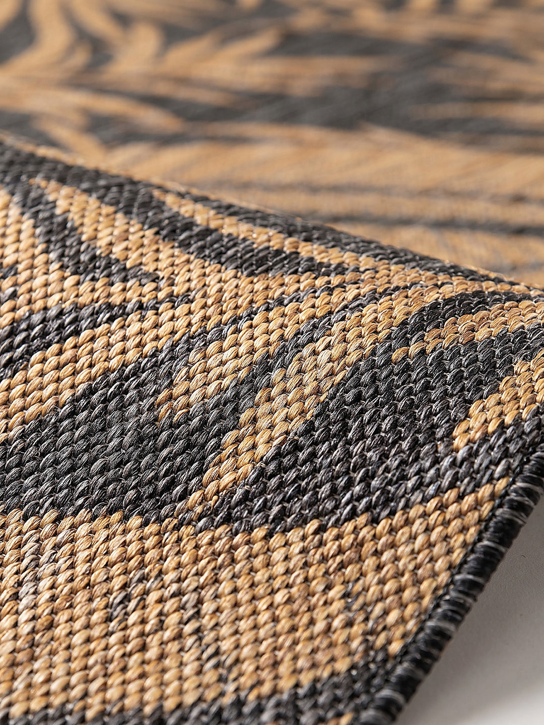 Teppich Schwarz-Sandbraun Farbdetail Muster_