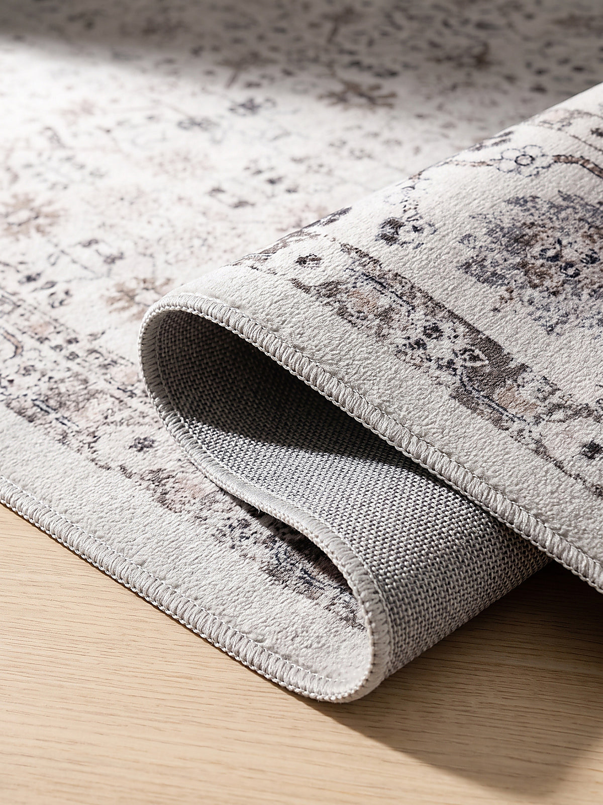 Teppich Creme Kante Verarbeitung_