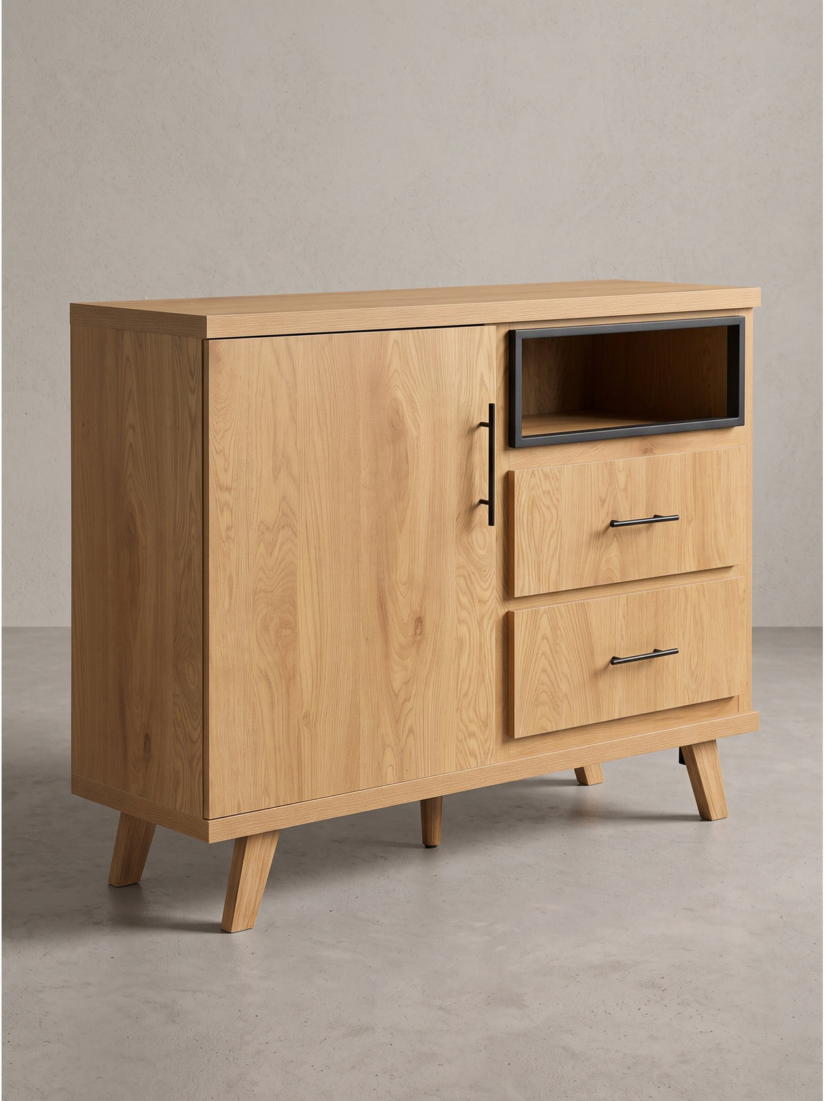 Nahaufnahme des schwarzen Rahmens am offenen Ablagefach des Sideboards als eleganter Kontrast zur Holzoptik._