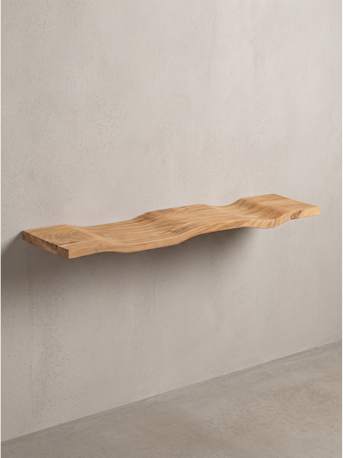 Wandregal Akazie Massivholz 80cm Schwebendes Design in Wellenform freigestellt vor weißem Hintergrund_