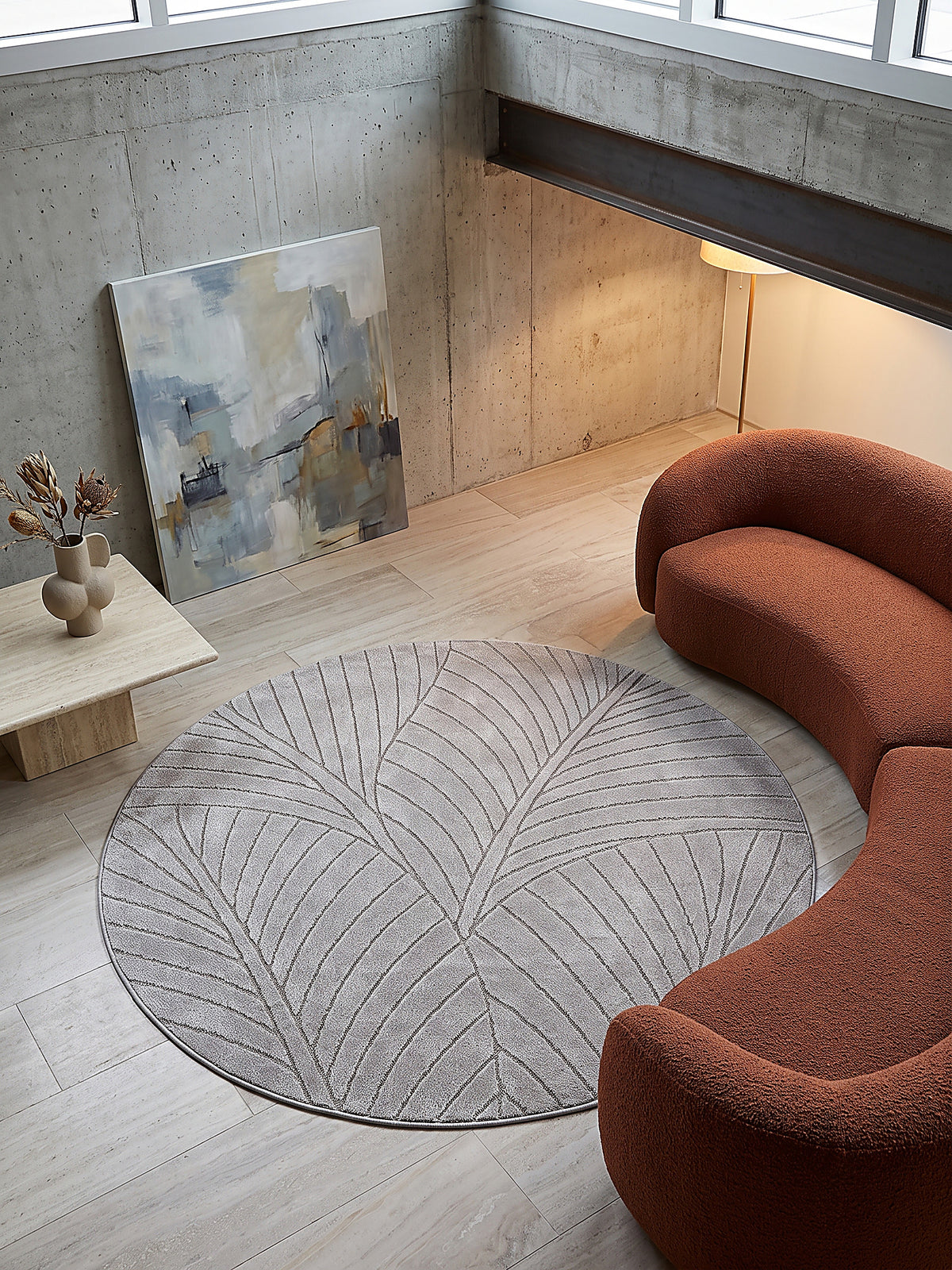 Teppich Silbergrau rund in der Designerküche_