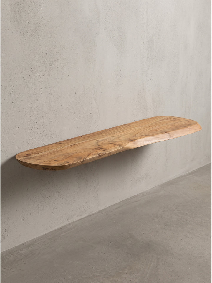 Seitenansicht des flachen Wandboards aus Echtholz, das puristische Design mit nur 3 cm Stärke sorgt für eine nahtlose und elegante schwebende Optik_