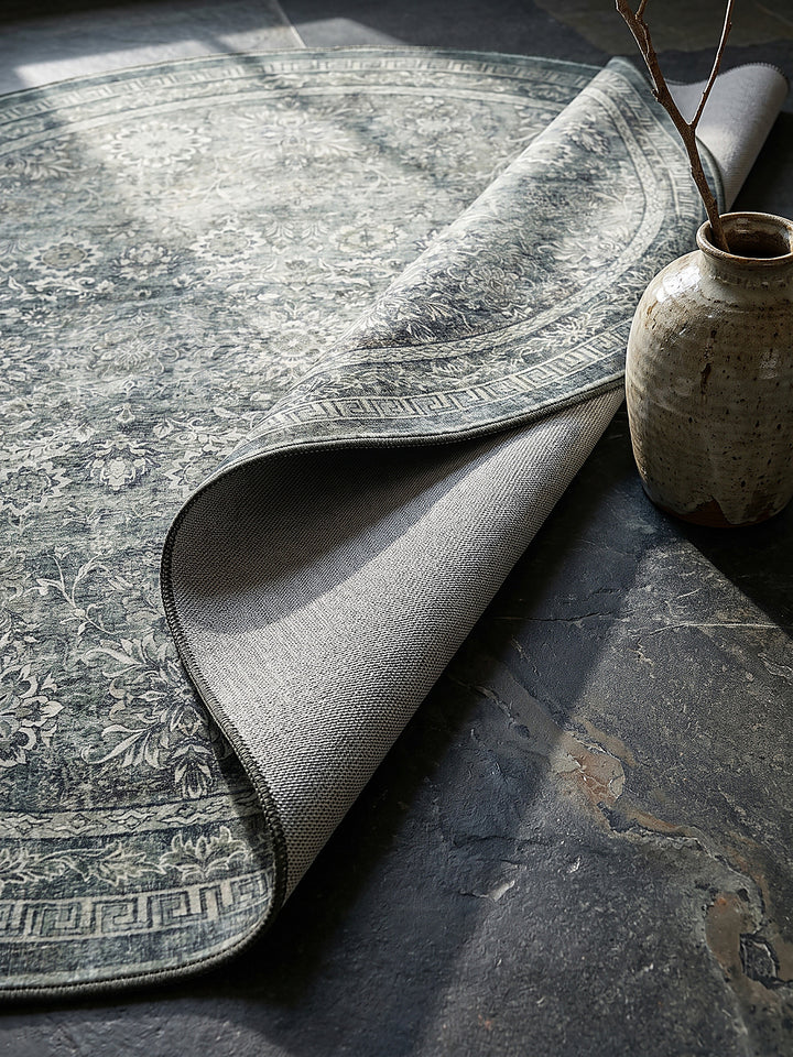 Teppich Grün-Grau rund Editorial Styling_