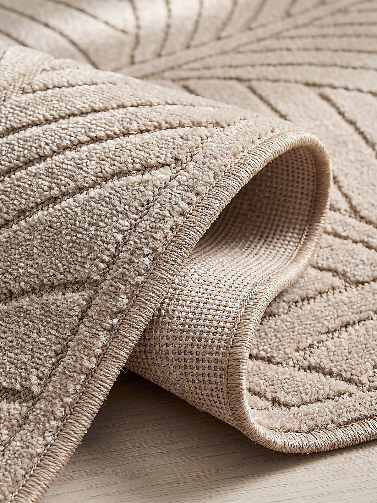 Teppich Beige Kante Verarbeitung_