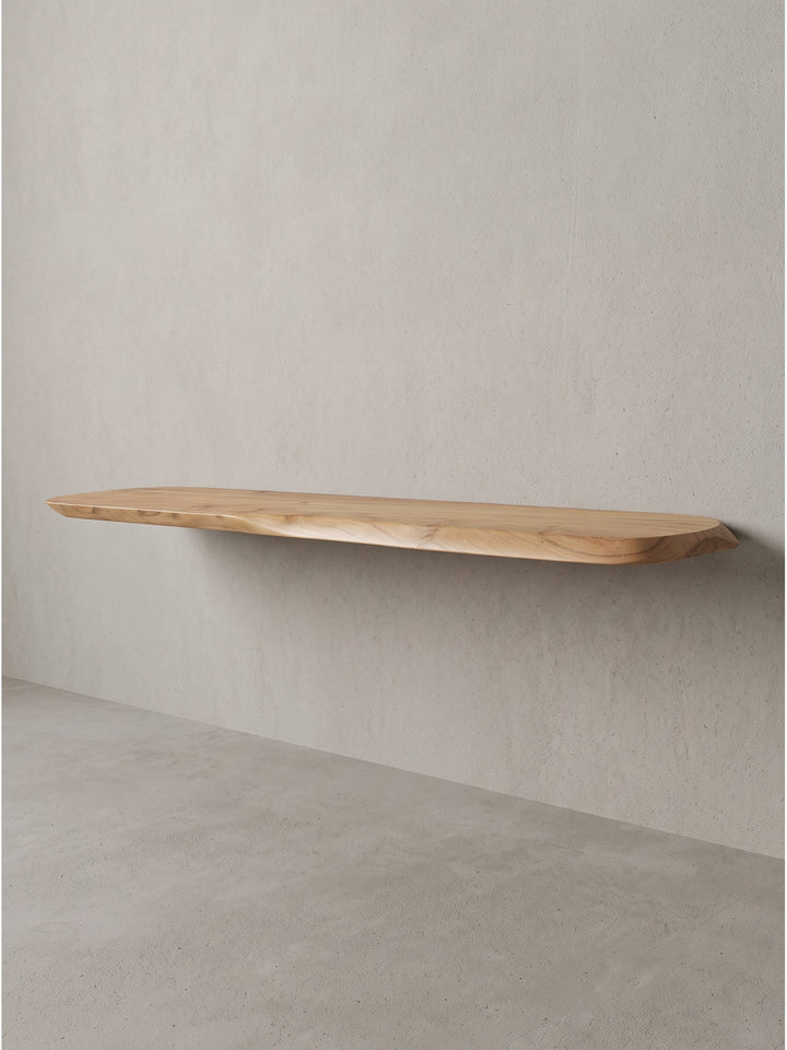 Seitenprofil des 3 cm starken Holzbords aus massiver Akazie zeigt das fließende Design und die natürliche Materialstruktur._