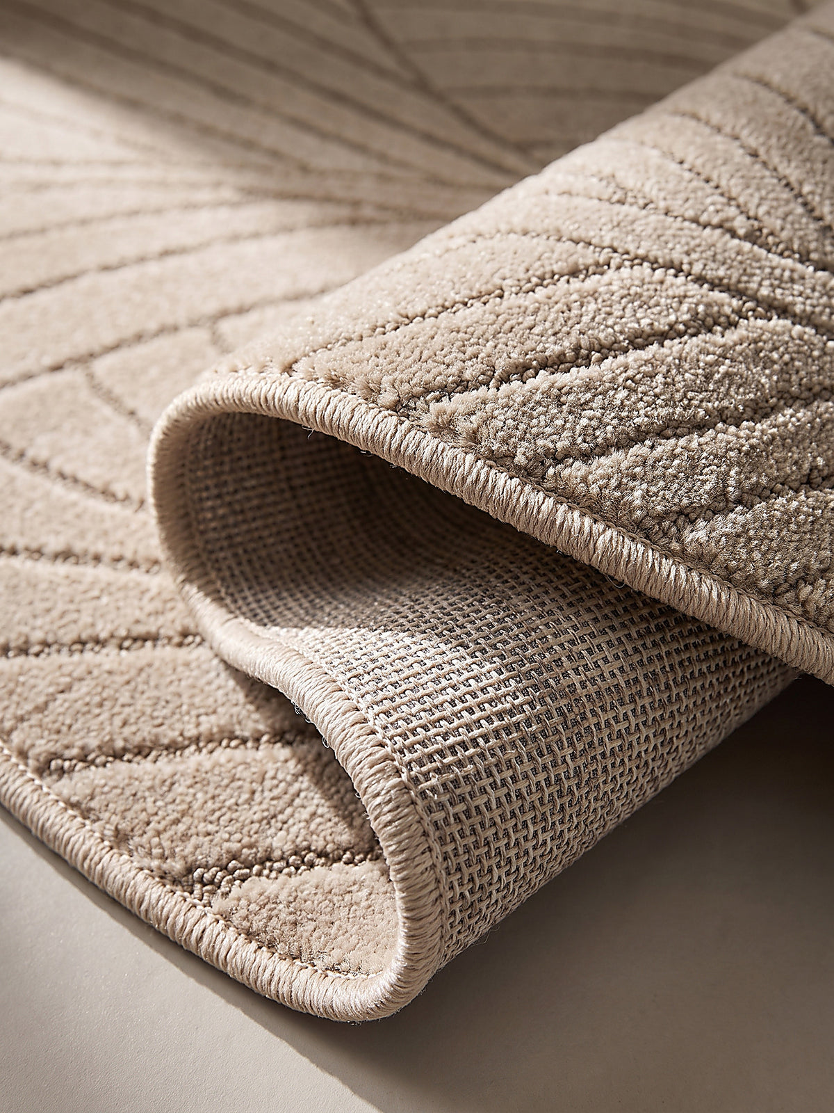 Teppich Beige Kante Verarbeitung_