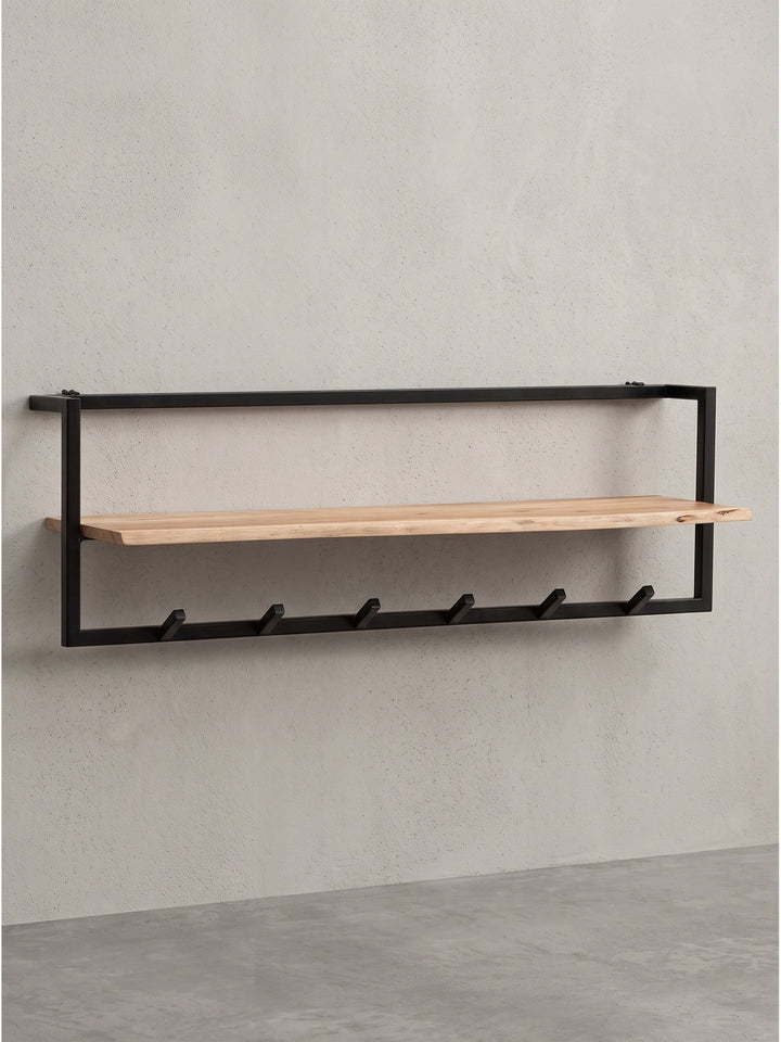 Profil einer platzsparenden Wandgarderobe zur sicheren und stabilen Befestigung im modernen Flur oder Eingangsbereich._