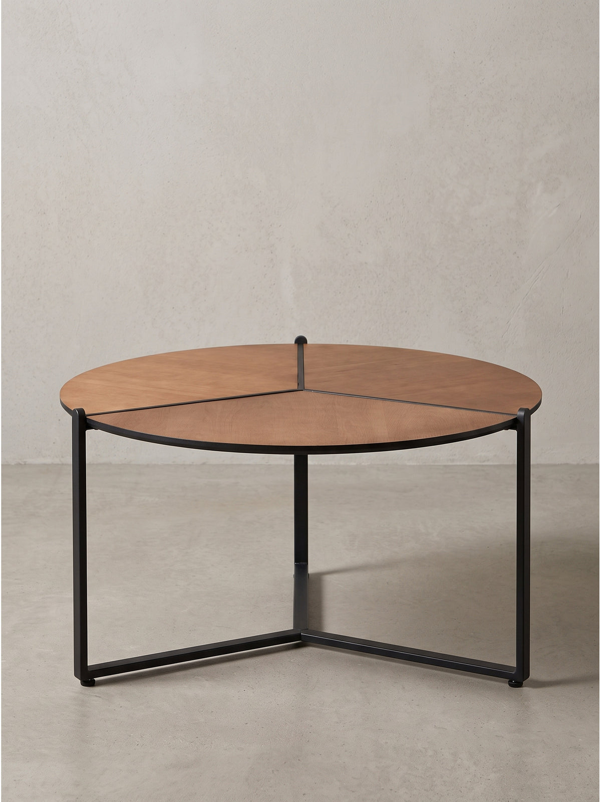 Couchtisch 80cm MDF Holzoptik Runder Wohnzimmertisch Metall Design Sofatisch freigestellt vor weißem Hintergrund_