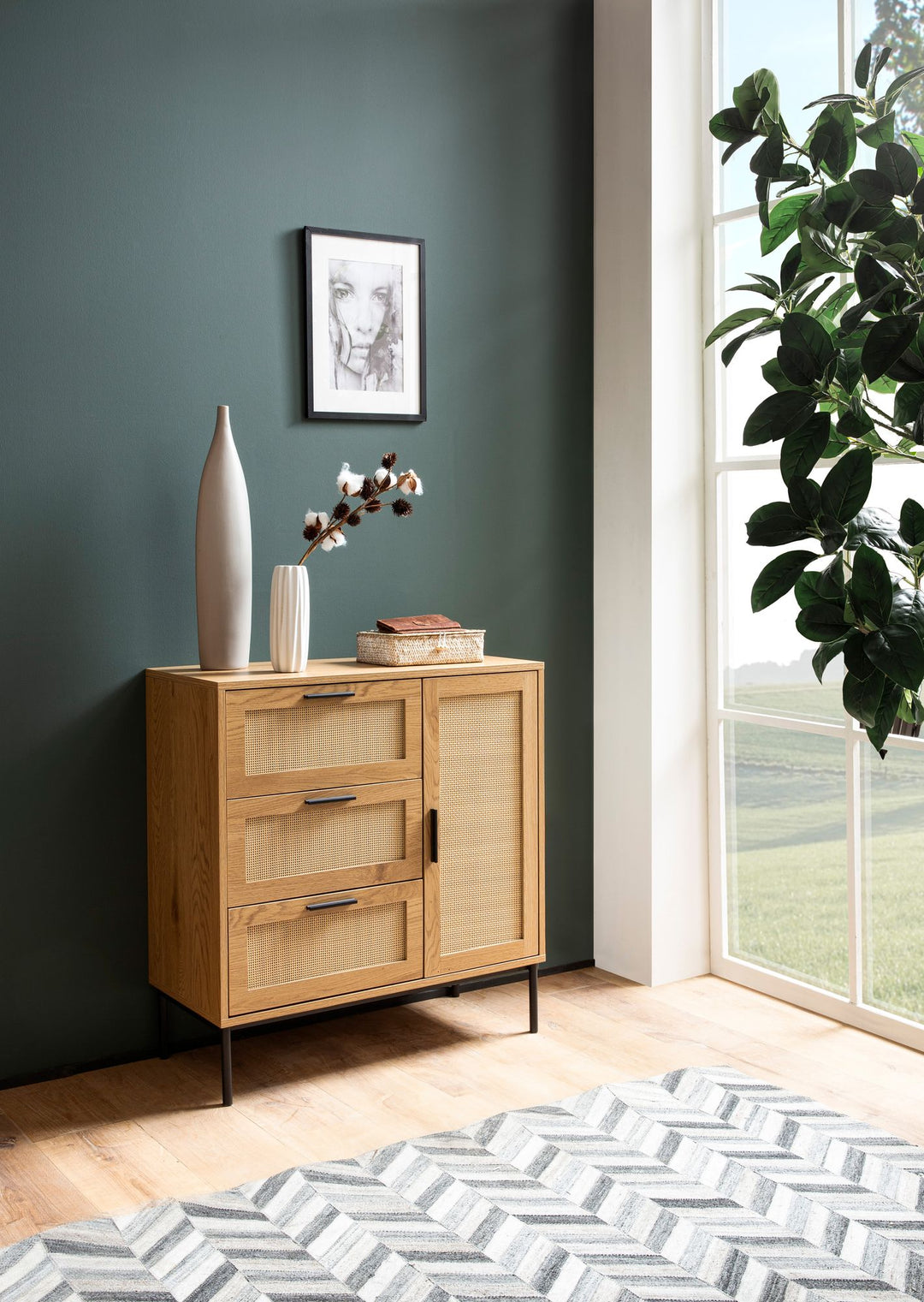 Kommode – Eiche-Dekor/Rattan, 80x82x36 cm, 3 Schubladen, 1 Tür, modern