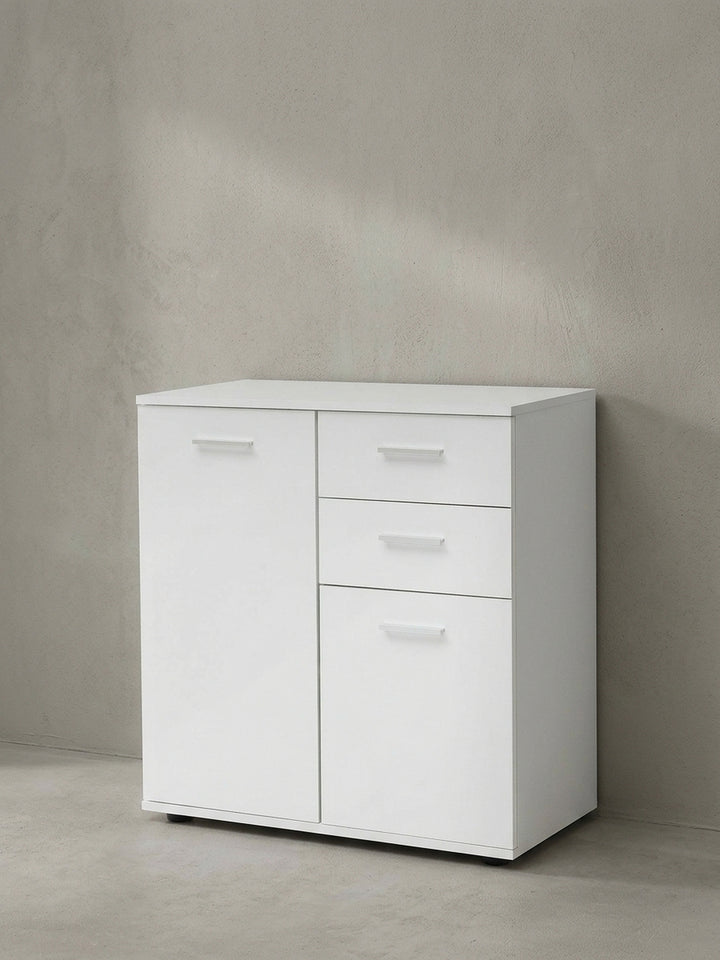Weiße Kommode mit einer Breite von 71 cm und zwei Schubladen freigestellt auf einem komplett weißen Hintergrund._