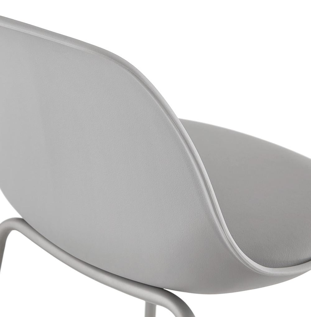 Grauer Barstuhl - Abgerundete Rückenlehne 32x24cm - ergonomische Form für optimalen Halt - Kadima Design_