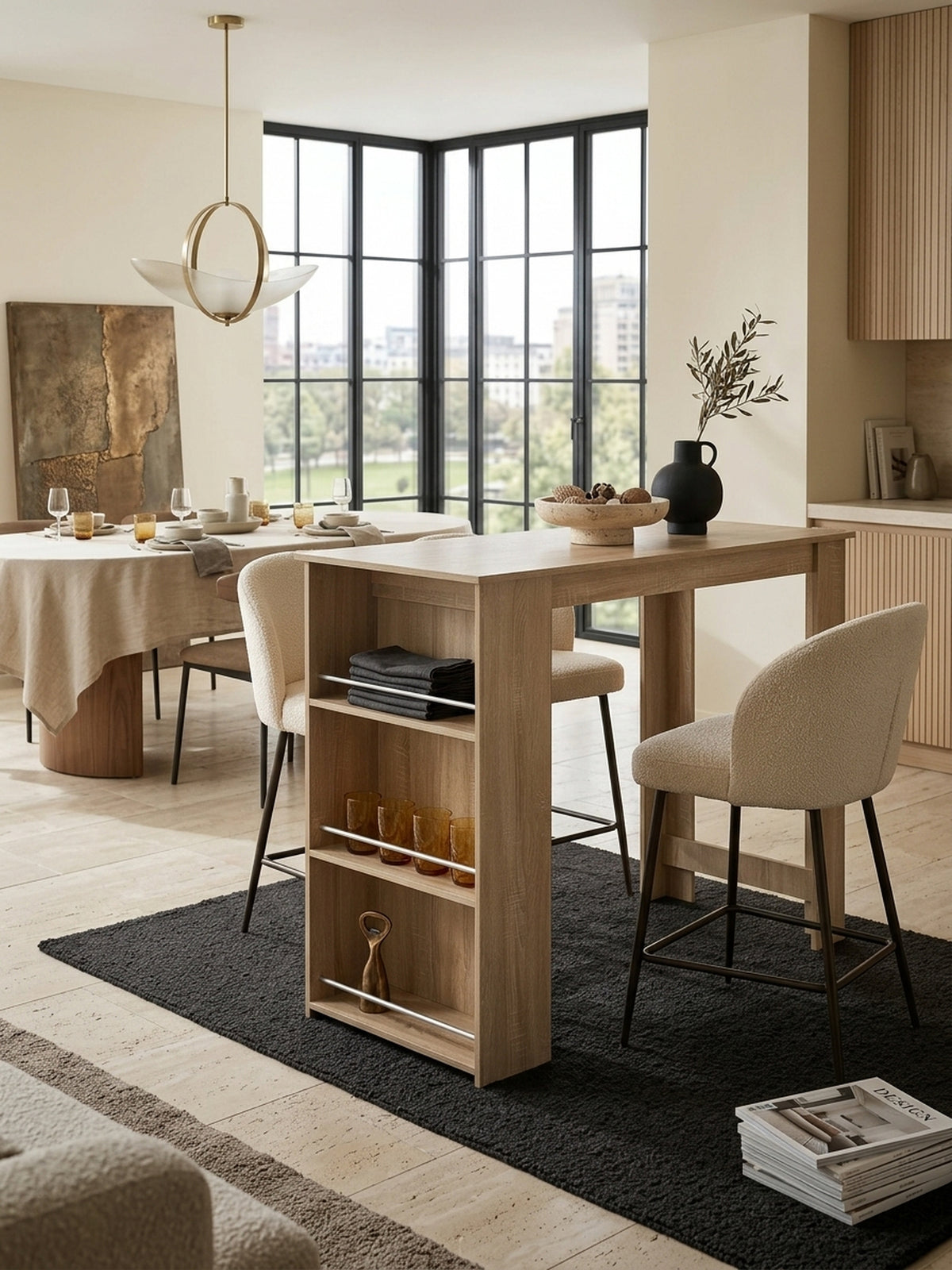 Heller Bartisch in Sonoma Eiche 120x60 cm in einer luxuriösen offenen Wohnküche, stilvoll dekoriert mit Barhockern. Das integrierte Regal bietet Platz für edle Gläser und Accessoires.