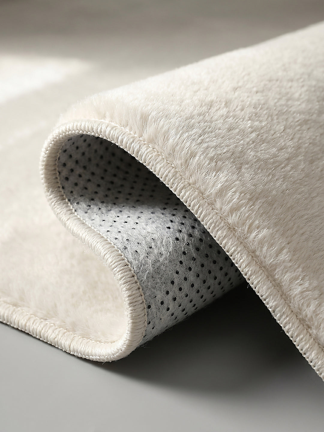 Teppich Creme Kante Verarbeitung_